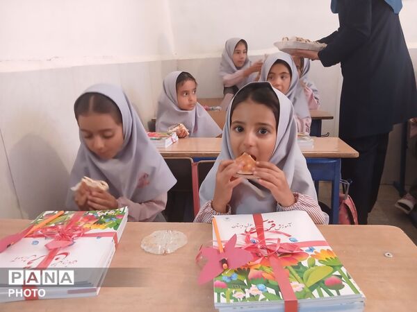 جشن شکوفه‌ها؛ آغاز یک فصل تازه برای کلاس‌اولی‌های ابن‌سینا