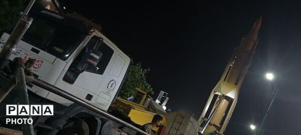 نمایش توان دفاعی کشور در میدان امام حسین (ع) یزد