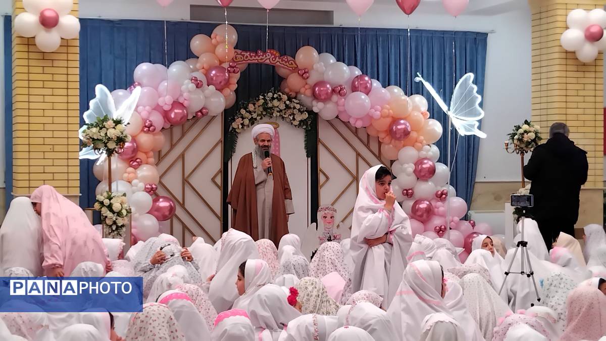 جشن بندگی فرشته‌های ۹ ساله در اهر