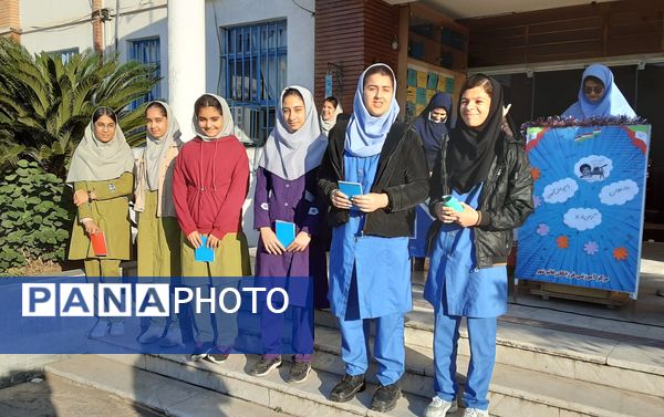 هفته بسیج دانش‌آموزی در دبیرستان فرزانگان قائمشهر
