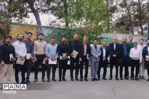 بزرگداشت هفته معلم و تقدیر از خدمات ارزنده مشاوران در بهارستان‌دو
