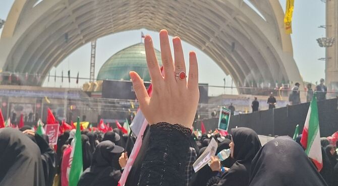مردم ایران در سوگ رهبر شهید، با آرمان‌های او تجدید عهد کردند