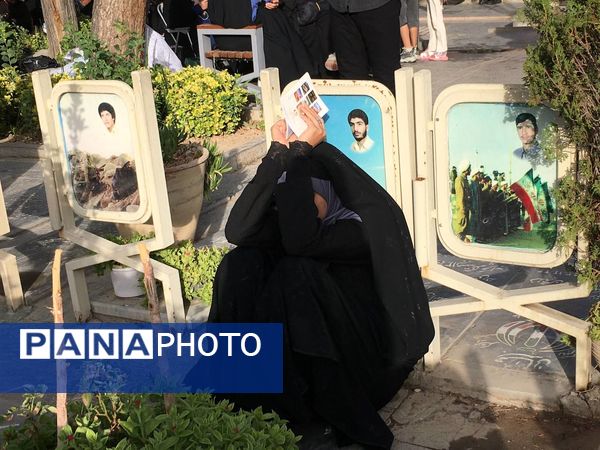 برپایی مراسم دعای عرفه در گلستان شهدای اصفهان