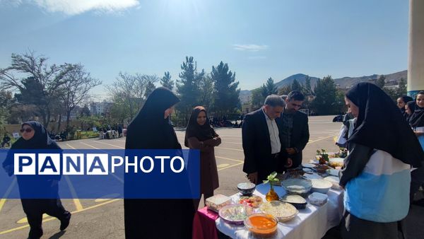 جشنواره غذای سالم در مدارس ناحیه ۶ مشهد