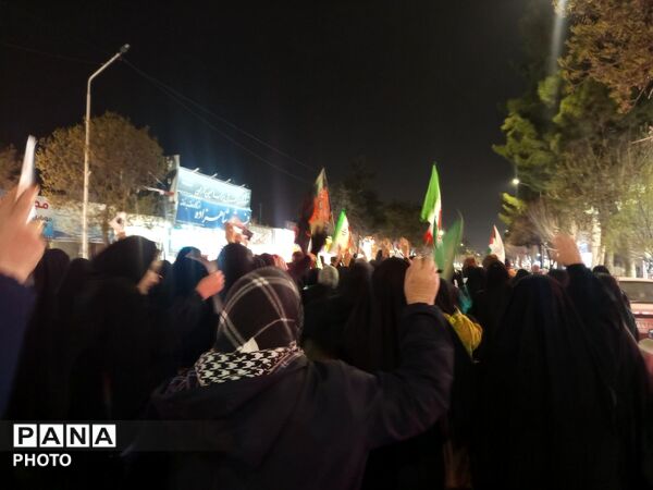 حرکت دسته عزاداری درسومین شب شهادت امام خامنه ای از پنجراه تا مسجد جامع