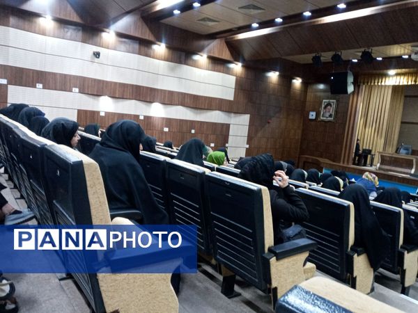 همایش‌مادران‌قهرمان‌پرور‌ در‌ سالن‌‌ باقرالعلوم‌ شهرستان قدس