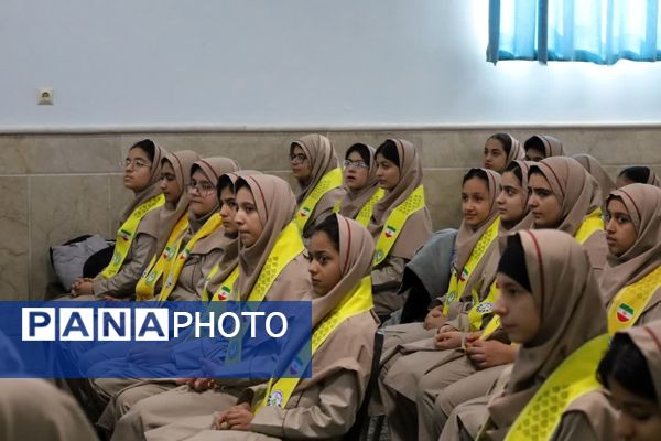 همایش «یاوران انقلاب» در مدرسه شهیدپاکنژاد ناحیه 2 یزد