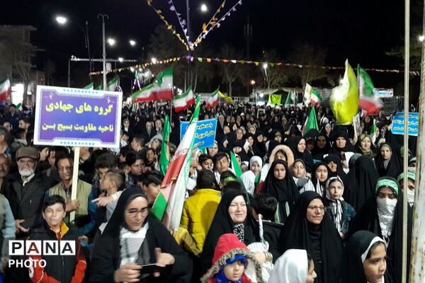 بانوان در خط مقدم حضور مردمی؛ گزارش تصویری رژه حماسی جان‌فدا