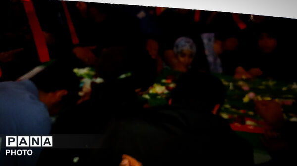  بروجن در آیین وداع با چهلمین لاله خونینِ رمضان ایستاد