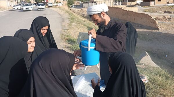 «علم‌ها در آب» سنت عاشورایی مردم بن 