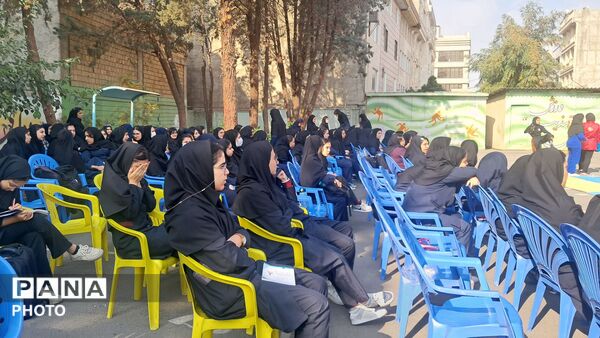 افتتاحیه المپیاد ورزشی درون مدرسه‌ای در دبیرستان شرافت 
