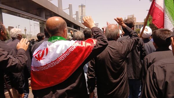 تشییع پیکر مطهر شهید سردار محمد کاظمی و تعدادی از شهدای جنگ تحمیلی در مشهد