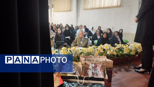 هم‌دلی خانه و مدرسه در نخستین جلسه اولیا و مربیان در مدرسه شاهد شهید کلانتری