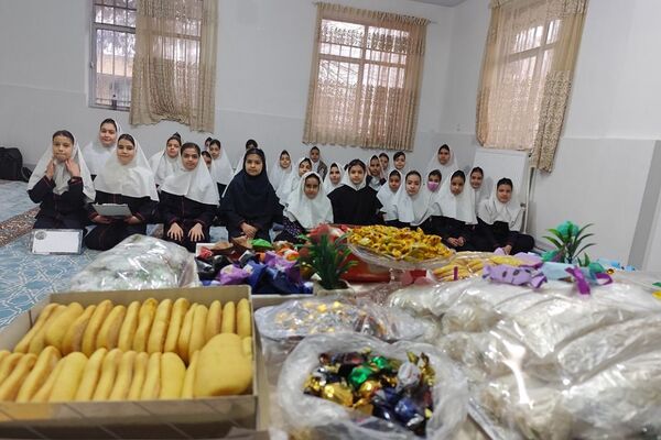 جشن مبعث رسول خدا در دبستان دخترانه بعثت۲
