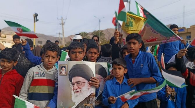 راهپیمایی عظیم ۲۲ بهمن حاجی‌آباد پیام وحدت را به گوش هرمزگان رساند