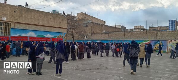 بازارچه در آموزشگاه موحدین  تبادکان مشهد