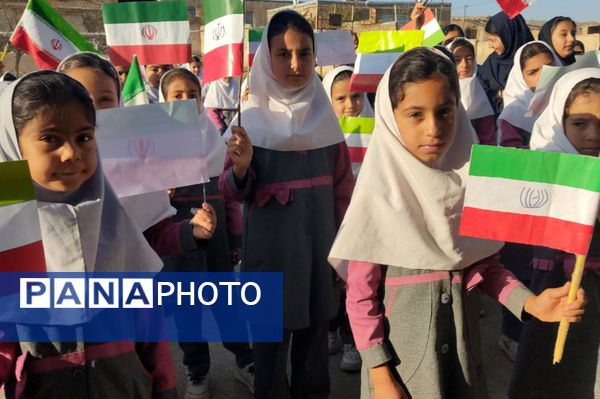 مراسم صبحگاهی دبستان شهید رحمت الله قلعه یزدانی و آموزشگاه آیت الله اراکی