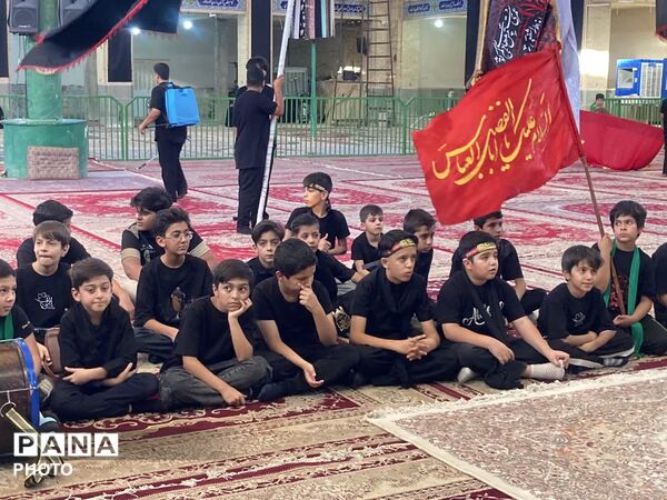 احلی من العسل؛ تجلی عشق نوجوانان به امام  حسین(ع)