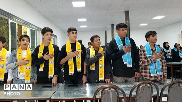 نشست مشاور وزیر آموزش‌ و پرورش با تشکل‌های دانش‌آموزی در یاسوج