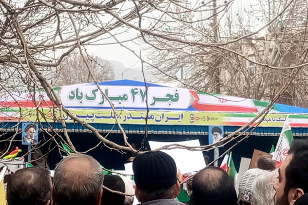 حضور پرشور مردم کرمانشاه در راهپیمایی ۲۲ بهمن