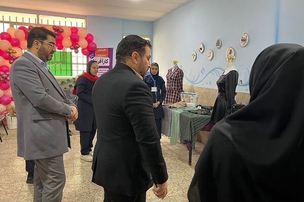 برگزاری جشنواره هفته ماها در مدرسه کارآفرینان بهارستان 2