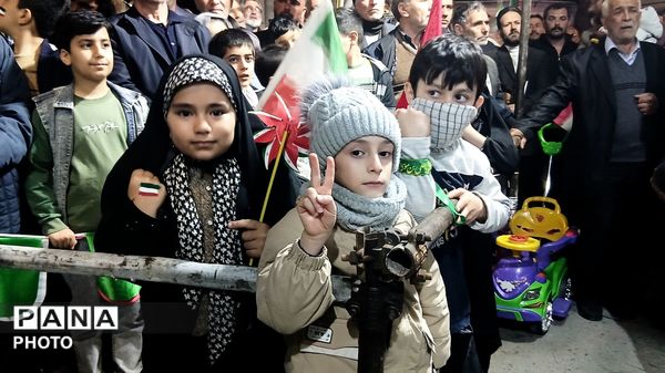  تکرار حماسه حضور و تجدید عهد با رهبر در بناب