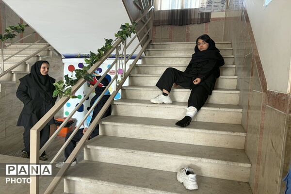 حضور آتش‌نشانی و هلال‌احمر در دبیرستان و هنرستان حضرت زهرا (س) ورامین