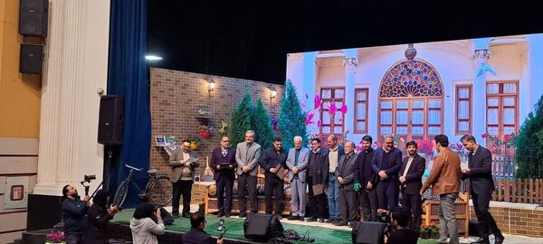 مراسم روز درختکاری در تالار هنر اصفهان با حضور مدیران شهری شهرداری اصفهان