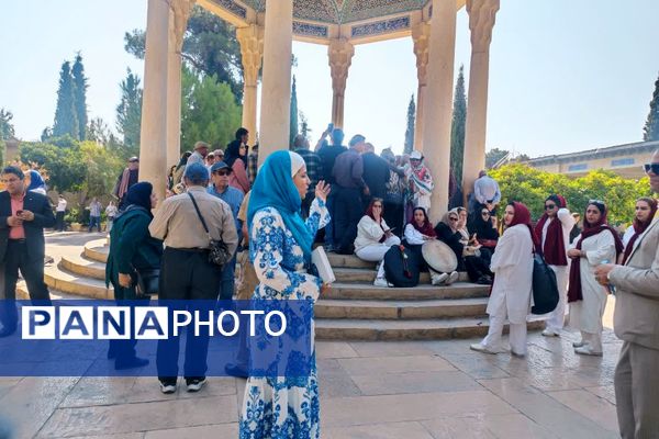 روز بزرگداشت حافظ، شاعر پرآوازه و لسان‌الغیب