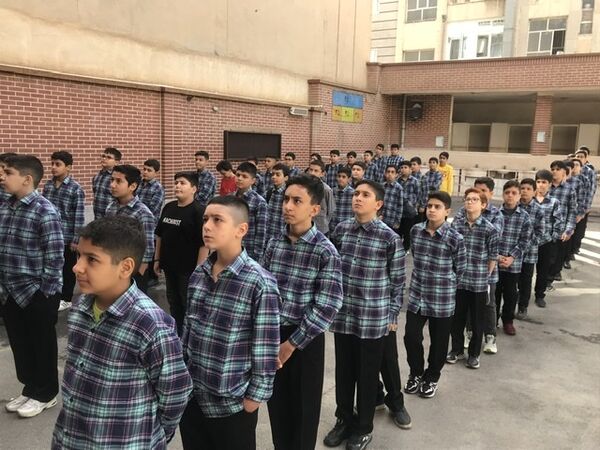 آغاز سال تحصیلی در مدرسه شهدای مدافع حرم با حضور مسئولان، جشن و کلاس توجیهی