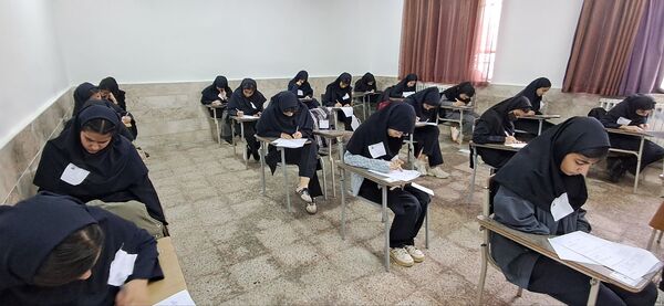 اولین مرحله آزمون های پایش هماهنگ استانی در دبیرستان دخترانه فاطمیه 