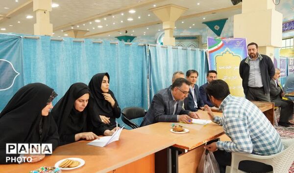 برگزاری میز خدمت آموزش و پرورش در مصلی امام خمینی(ره)