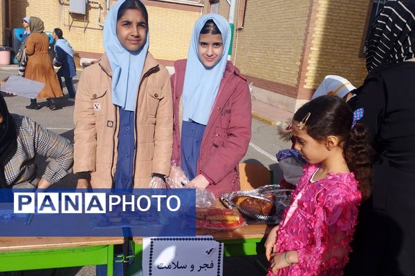 حضور پرشور دانش آموزان ناحیه دو شهرری در برنامه‌های متنوع دهه فجر و جشن انقلاب