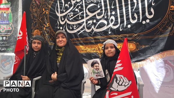 برپایی موکب‌ «جاماندگان عشاق الحسین» سازمان دانش‌آموزی یزد در نجف‌آباد