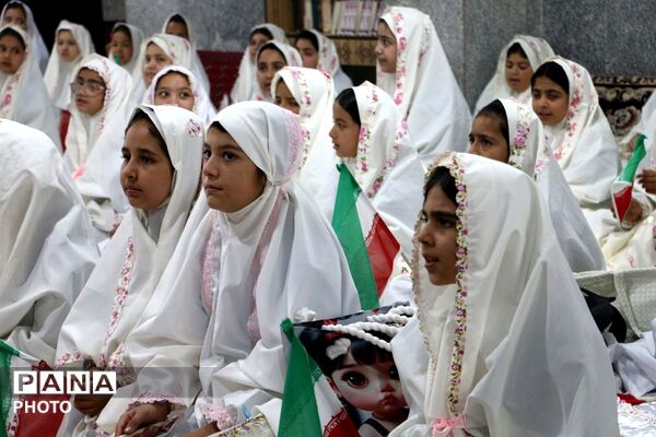 طنین بندگی در جشن تکلیف دانش‌آموزان دختر شهرستان قرچک