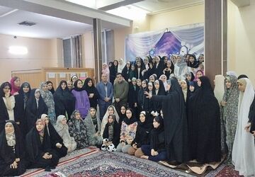 مسئولان آموزش و پرورش ناحیه ۳ اصفهان میهمان اعتکاف دانش‌آموزی دختران در مسجد المهدی مرداویج