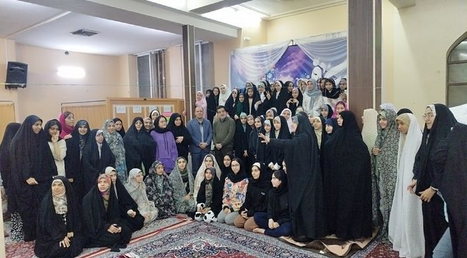 مسئولان آموزش و پرورش ناحیه ۳ اصفهان میهمان اعتکاف دانش‌آموزی دختران در مسجد المهدی مرداویج