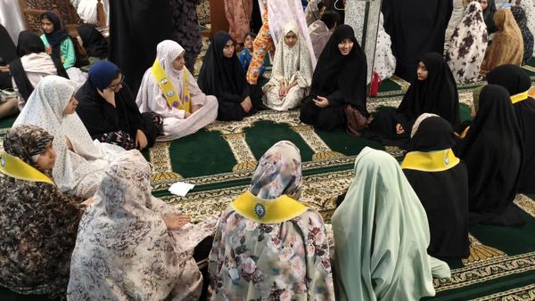 حلقه‌های معرفتی اعتکاف دانش آموزان دختر؛ گفت‌وگوهایی از دل به دل