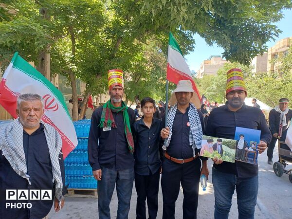 حال و هوای مشهد ساعاتی پیش از تشییع پیکر رهبر شهید انقلاب