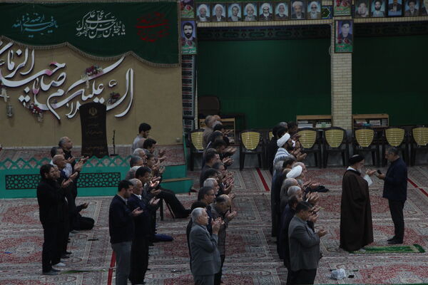 اقامه نماز باران در حسنیه محمود‌آباد یزد