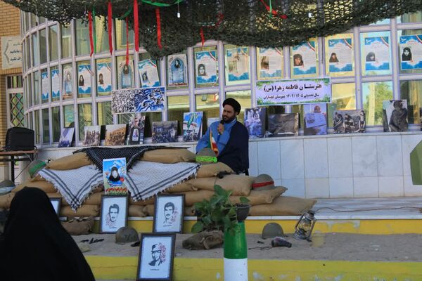 مراسم گرامیداشت هفته دفاع مقدس در هنرستان فاطمه‌الزهرا(س) گچساران