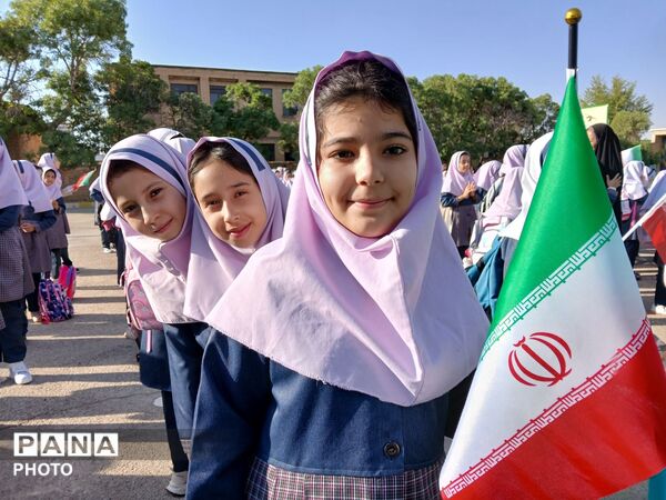 «در میدان حاضر»؛ زنگ مقاومت در شصت مدرسه قهاوند