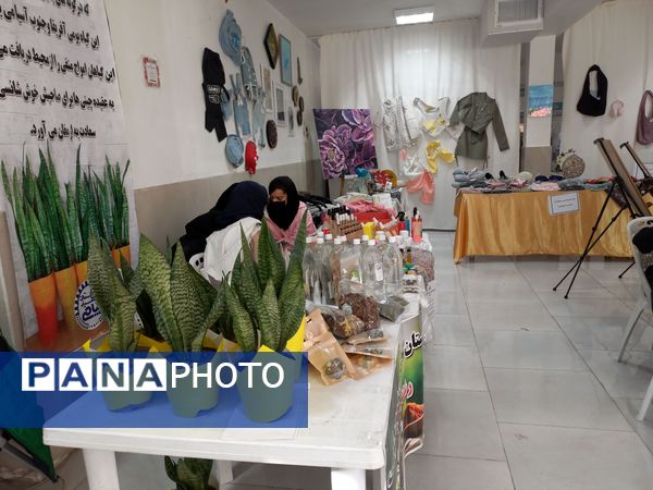 نمایشگاه کار آفرینی هنرستان های ناحیه یک مشهد مقدس 