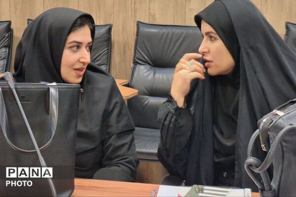 کارگاه توانمندسازی مراقبین سلامت ناحیه دو بهارستان