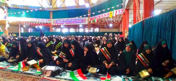 محفل انس با قران‌کریم و تجلیل از برترین‌های مسابقات فرهنگی و هنری شهرستان ملایر