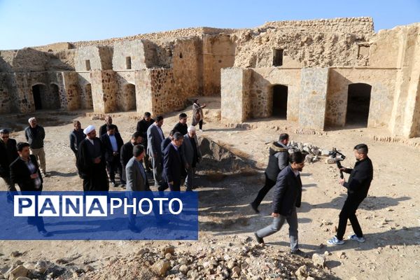 بازدید استاندار خراسان شمالی از دو کاروانسرای تاریخی شهرستان گرمه 