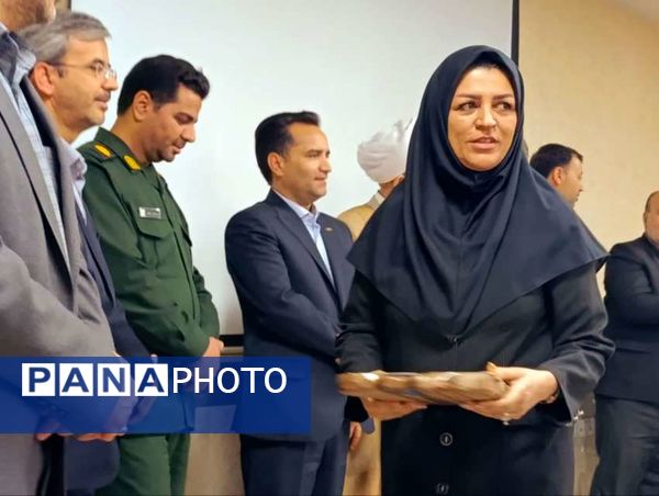 تجلیل از ۲۱ شرکت تعاونی فعال شهرستان خلیل‌آباد به مناسبت هفته تعاون