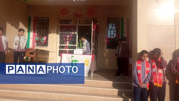 گرامیداشت هفته بسیج دانش‌آموزی در دبستان واحدی شهرستان زارچ