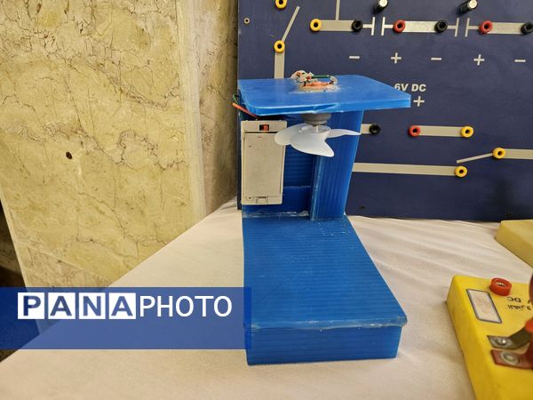 برپایی نمایشگاه علمی- پژوهشی و فرهنگی-هنری توسط دانش آموزان رشته علوم تجربی 