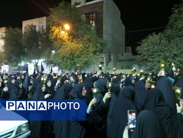 مراسم عزای شام غربت هشتمین آفتاب دل ها، همراه با آیین شمع‌گردانی 